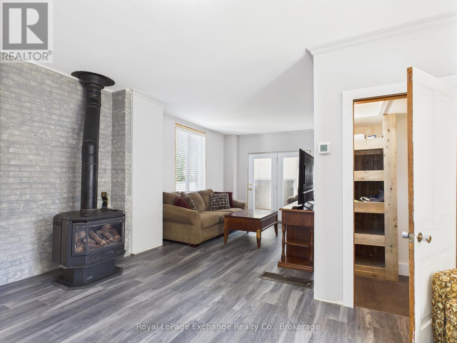 557 Market Street, Saugeen Shores, Ontario  N0H 2C4 - Photo 24 - X12439302