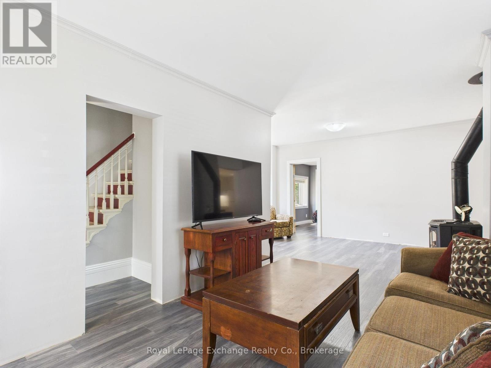 557 Market Street, Saugeen Shores, Ontario  N0H 2C4 - Photo 27 - X12439302