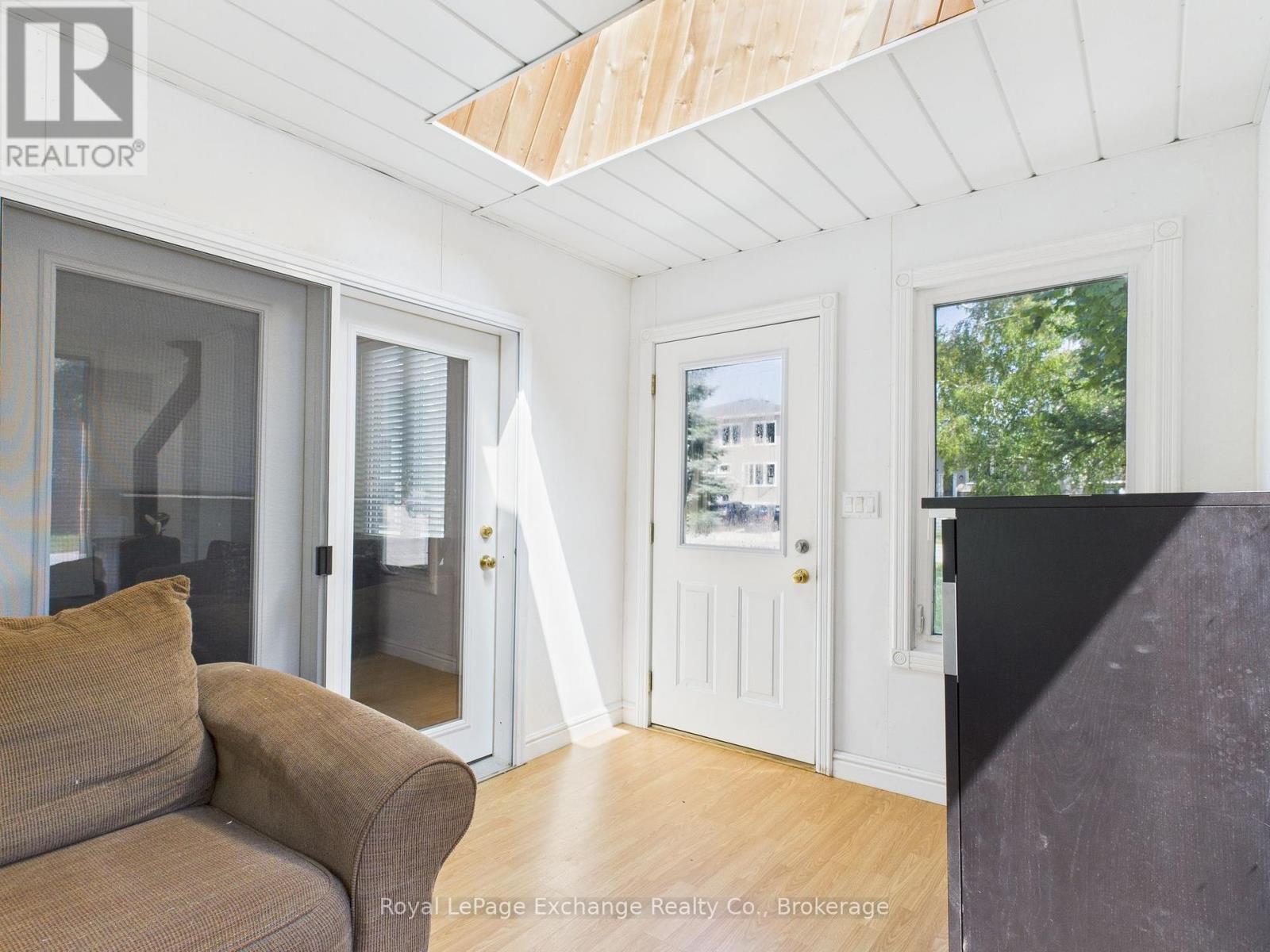 557 Market Street, Saugeen Shores, Ontario  N0H 2C4 - Photo 28 - X12439302