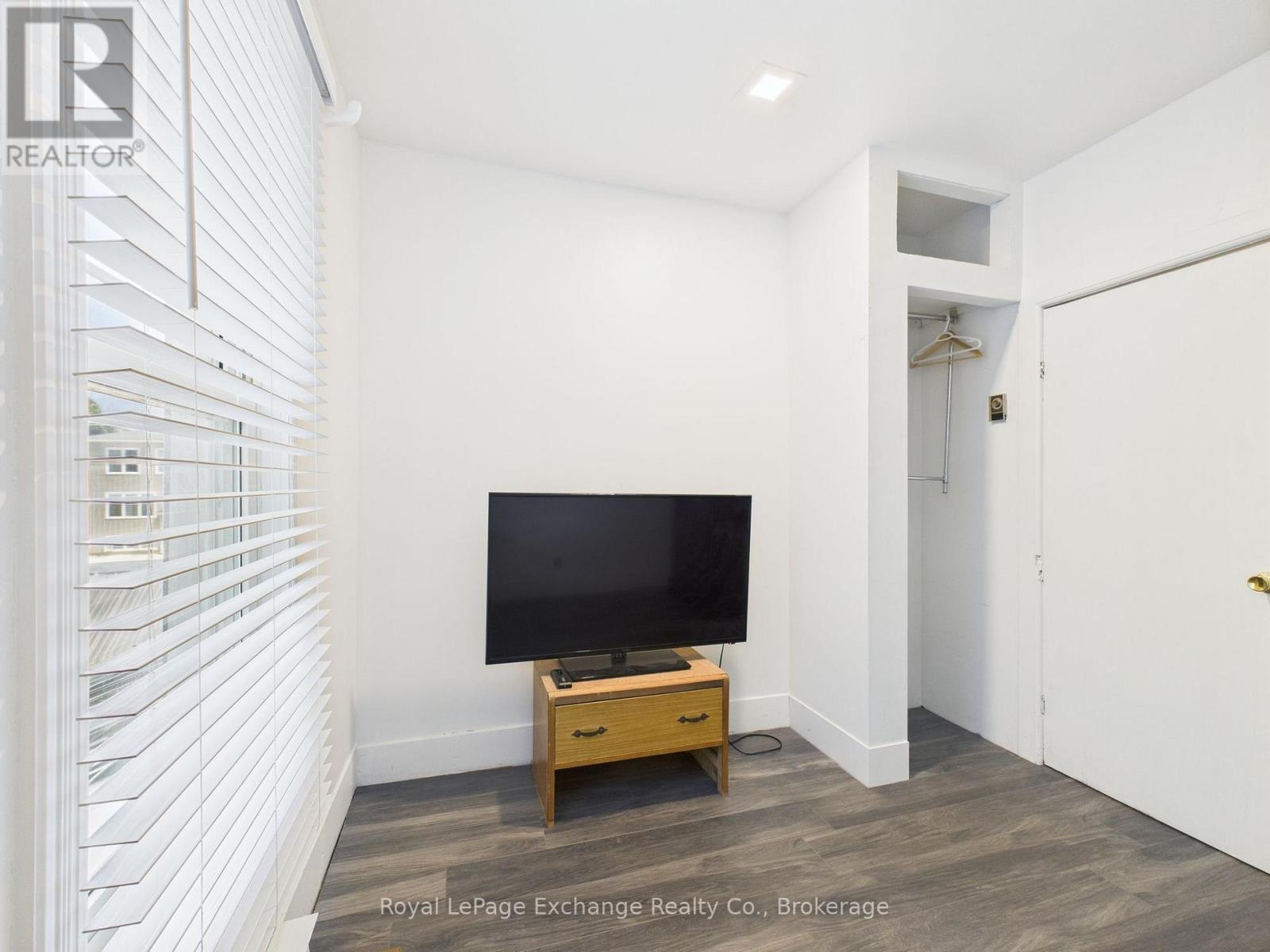 557 Market Street, Saugeen Shores, Ontario  N0H 2C4 - Photo 32 - X12439302