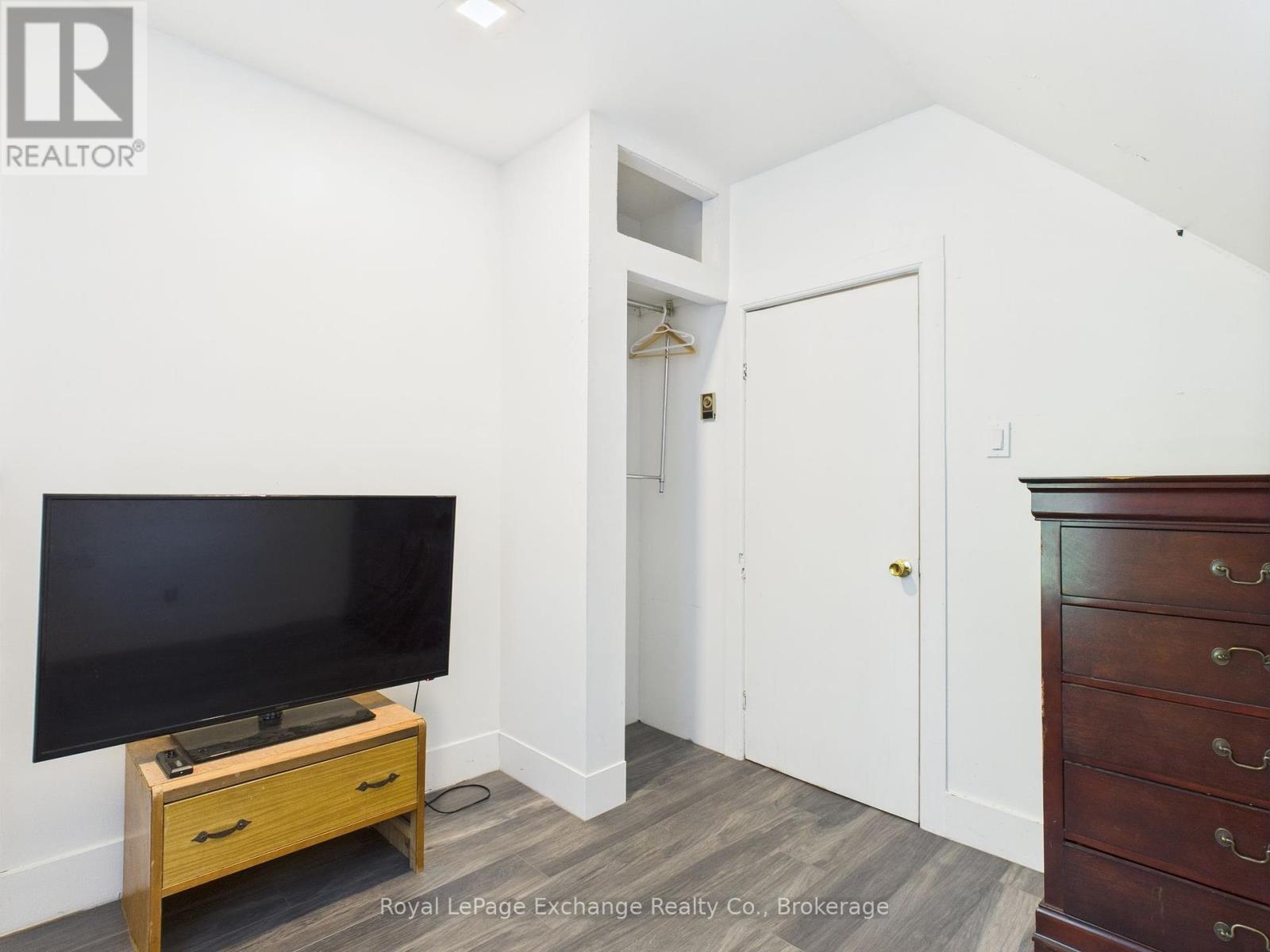 557 Market Street, Saugeen Shores, Ontario  N0H 2C4 - Photo 33 - X12439302