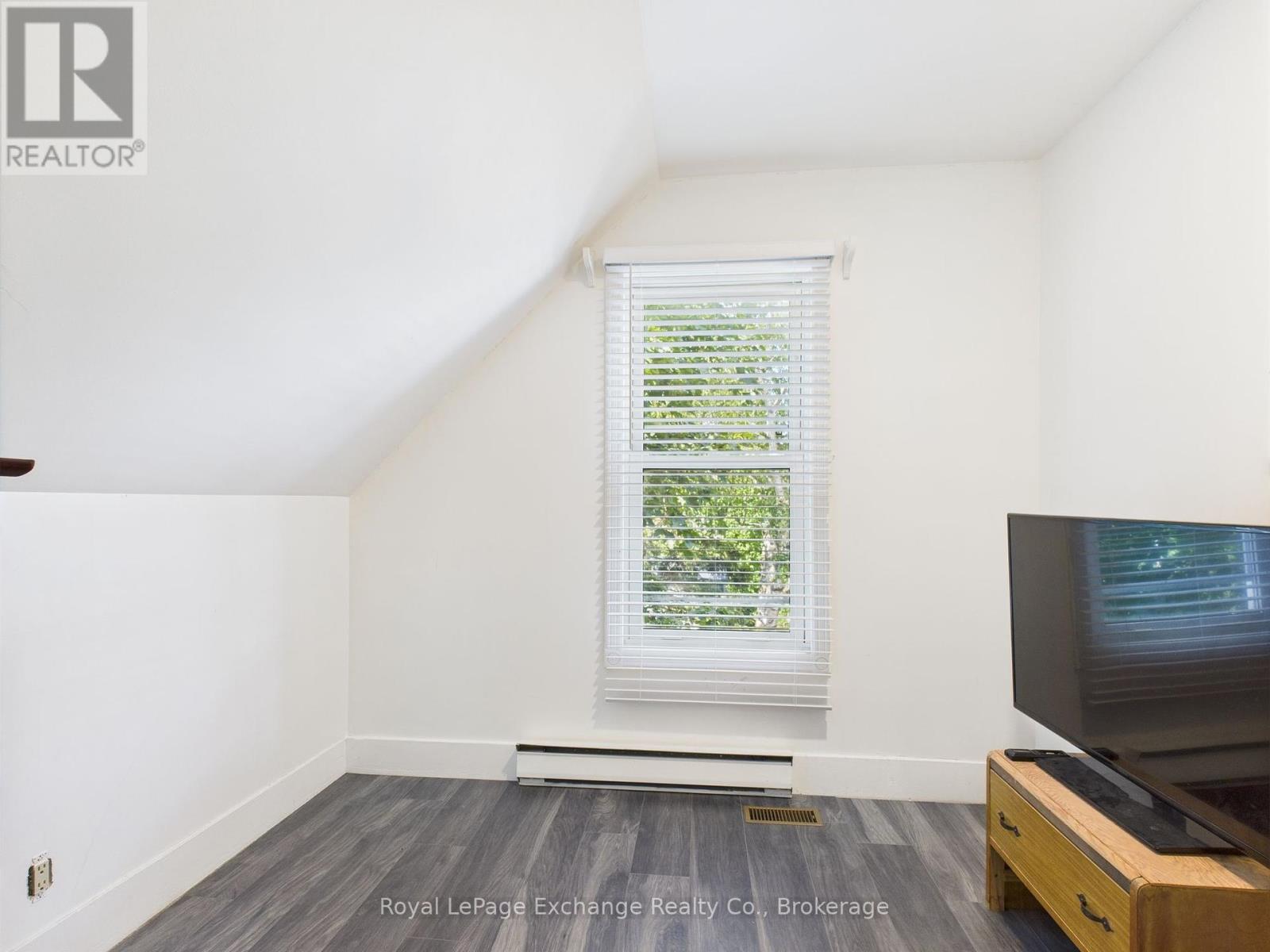 557 Market Street, Saugeen Shores, Ontario  N0H 2C4 - Photo 34 - X12439302