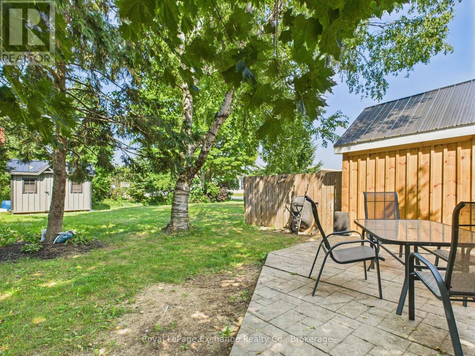 557 Market Street, Saugeen Shores, Ontario  N0H 2C4 - Photo 5 - X12439302