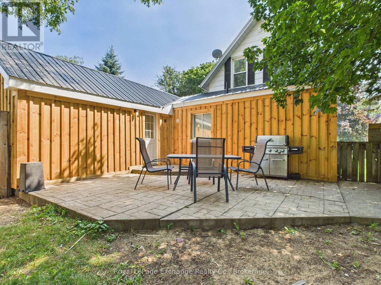 557 Market Street, Saugeen Shores, Ontario  N0H 2C4 - Photo 7 - X12439302