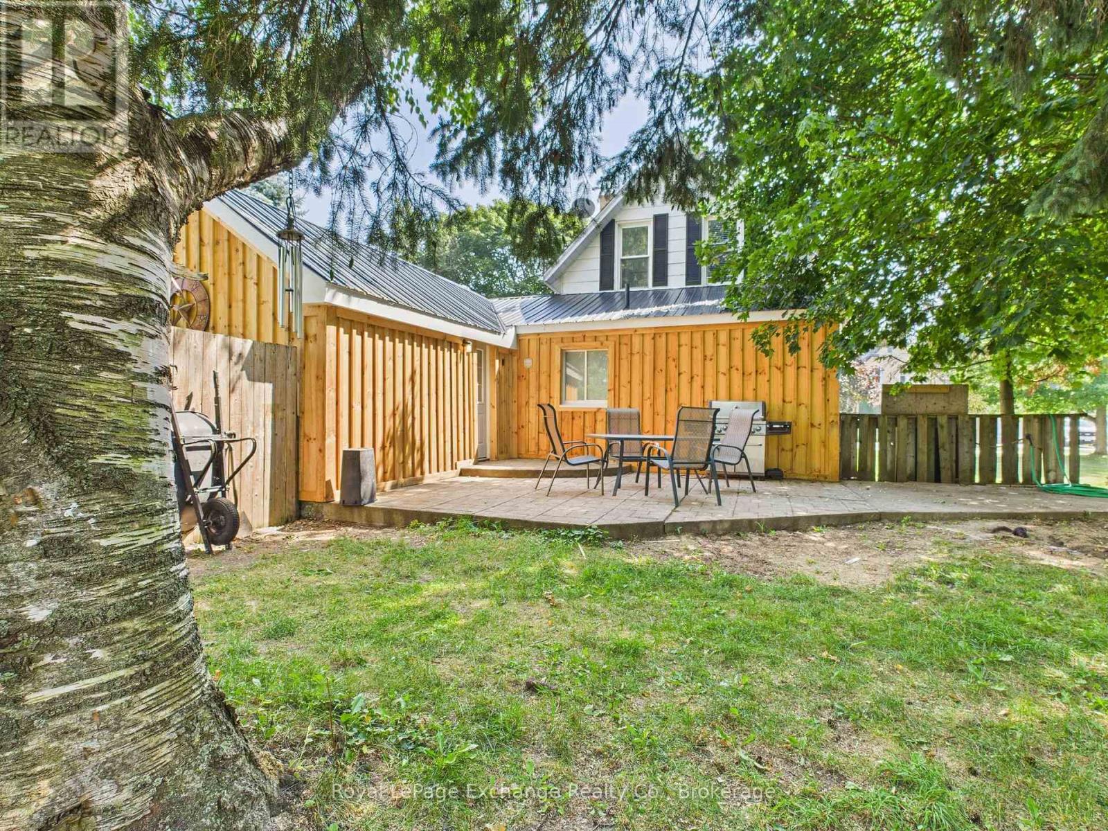 557 Market Street, Saugeen Shores, Ontario  N0H 2C4 - Photo 8 - X12439302