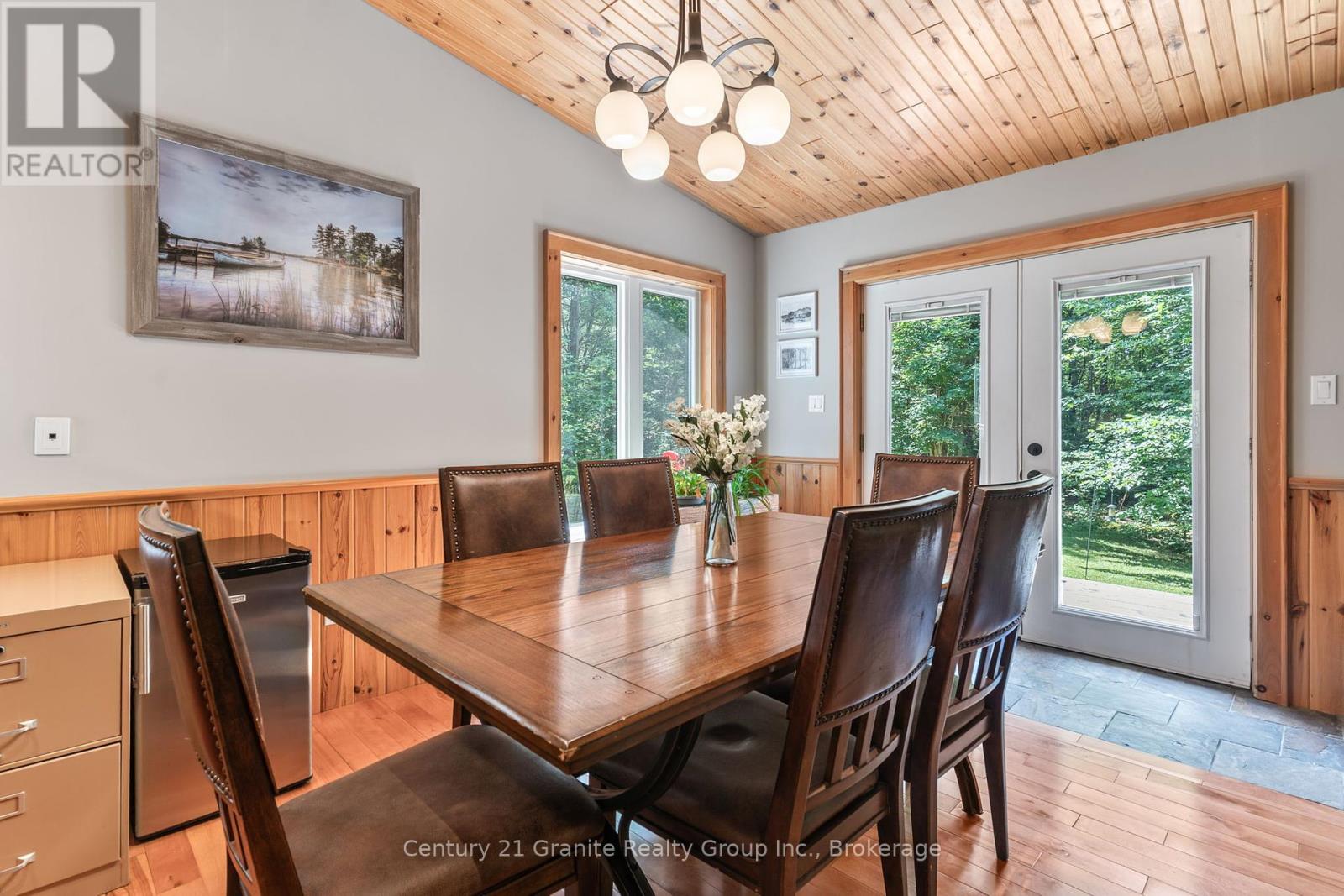 1012 Redner Road, Algonquin Highlands, Ontario  K0M 1S0 - Photo 11 - X12439439