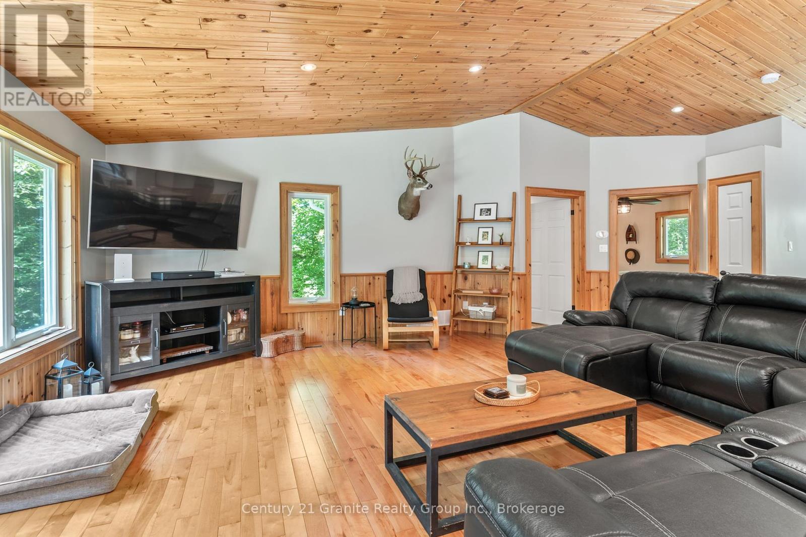 1012 Redner Road, Algonquin Highlands, Ontario  K0M 1S0 - Photo 13 - X12439439