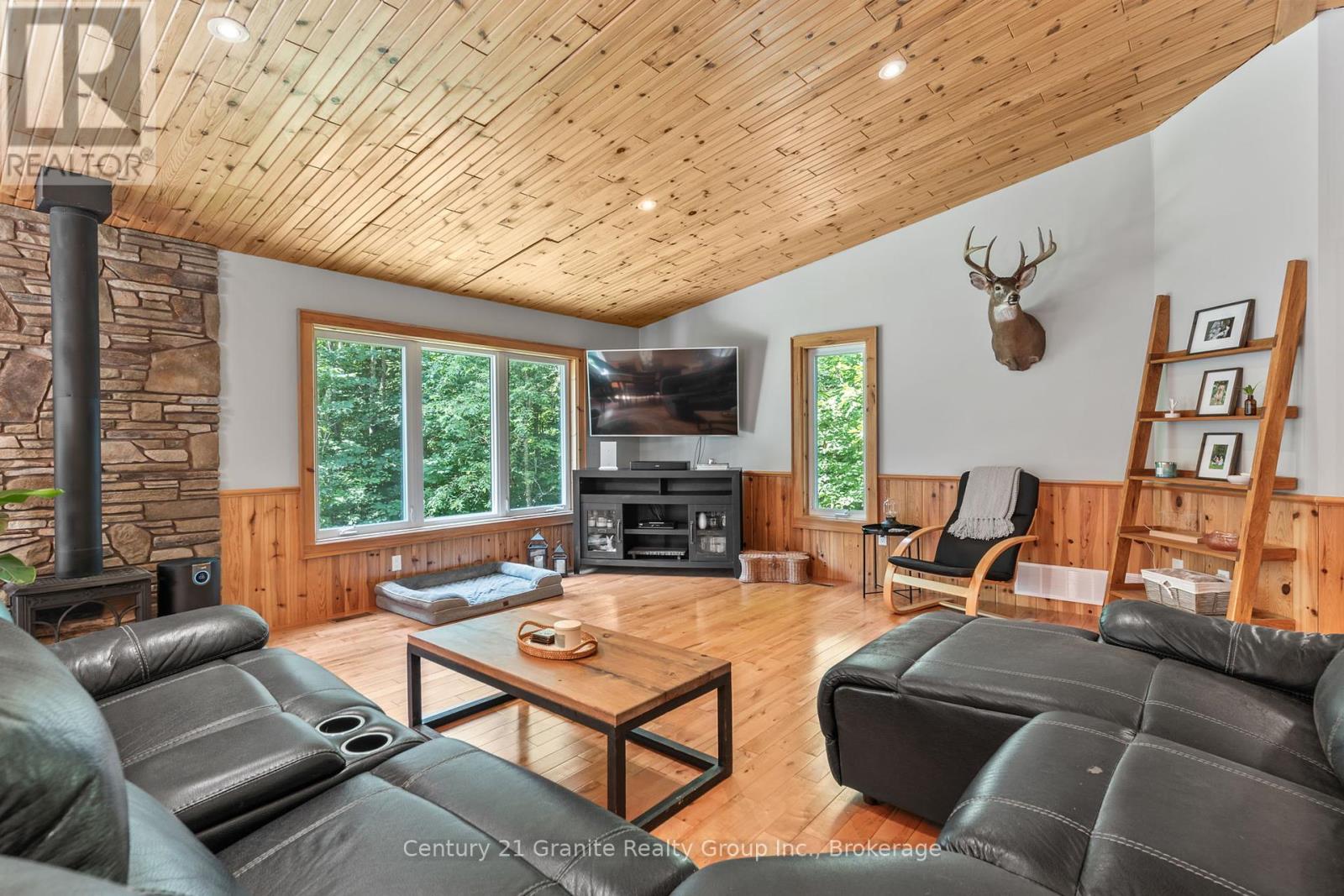 1012 Redner Road, Algonquin Highlands, Ontario  K0M 1S0 - Photo 14 - X12439439