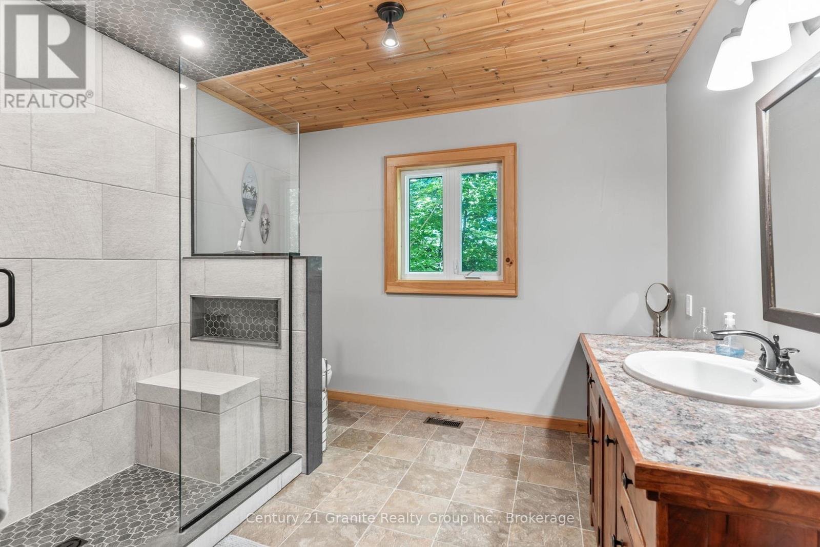 1012 Redner Road, Algonquin Highlands, Ontario  K0M 1S0 - Photo 17 - X12439439