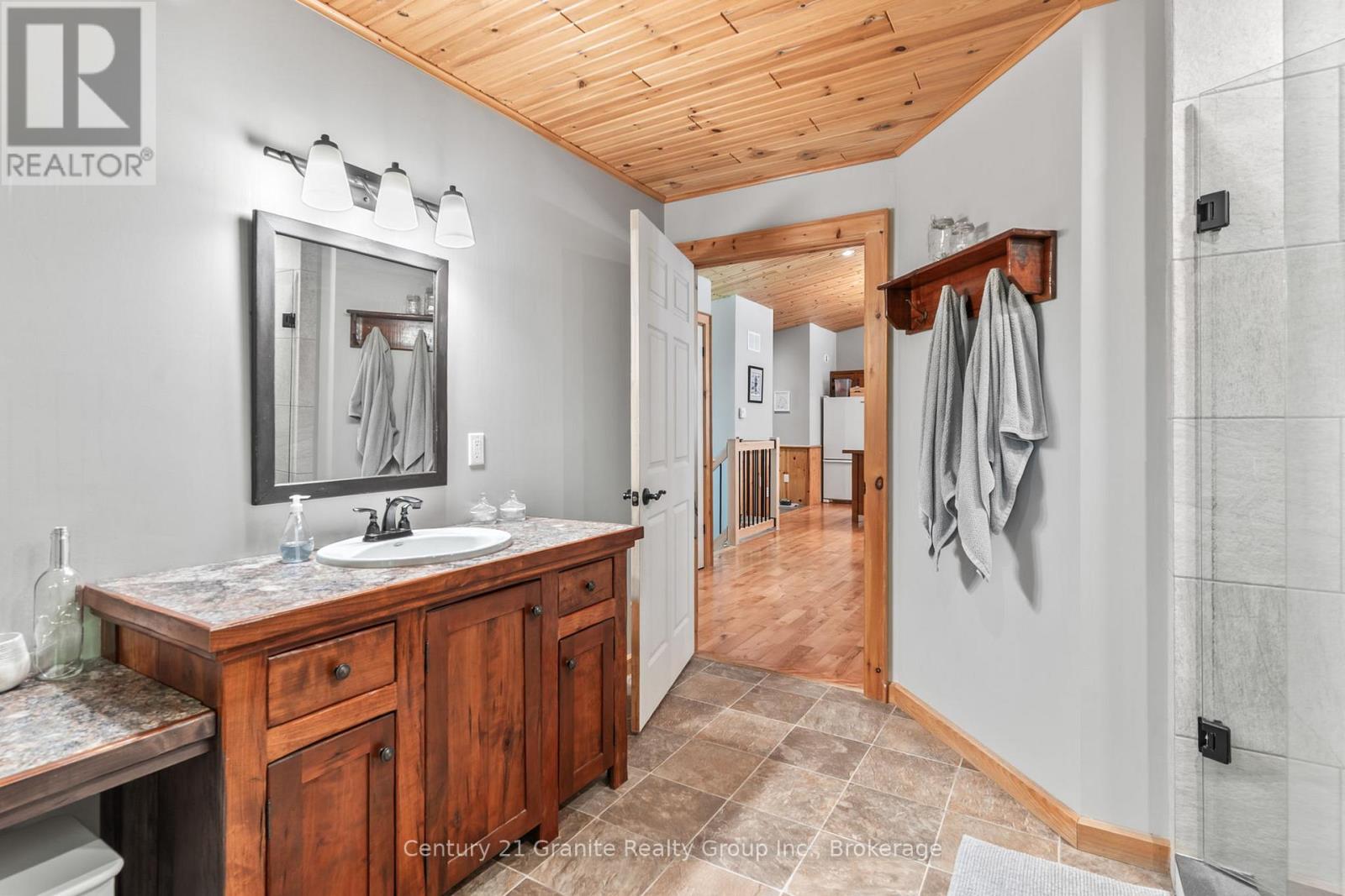 1012 Redner Road, Algonquin Highlands, Ontario  K0M 1S0 - Photo 18 - X12439439