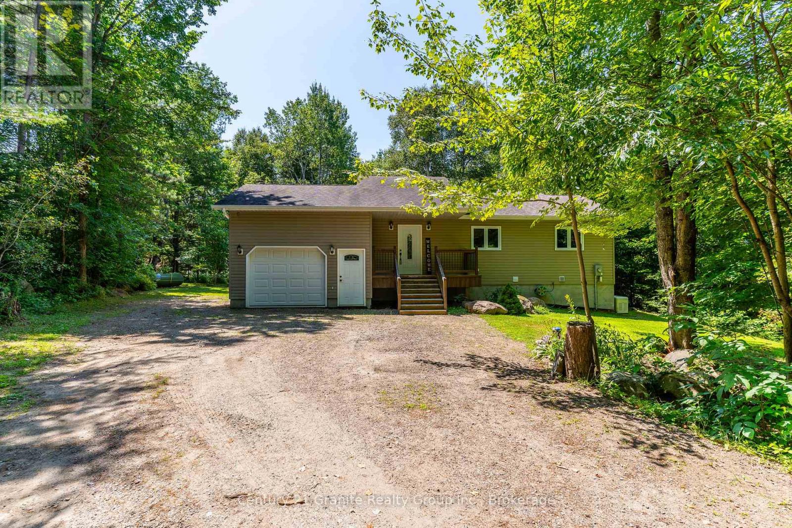 1012 Redner Road, Algonquin Highlands, Ontario  K0M 1S0 - Photo 2 - X12439439