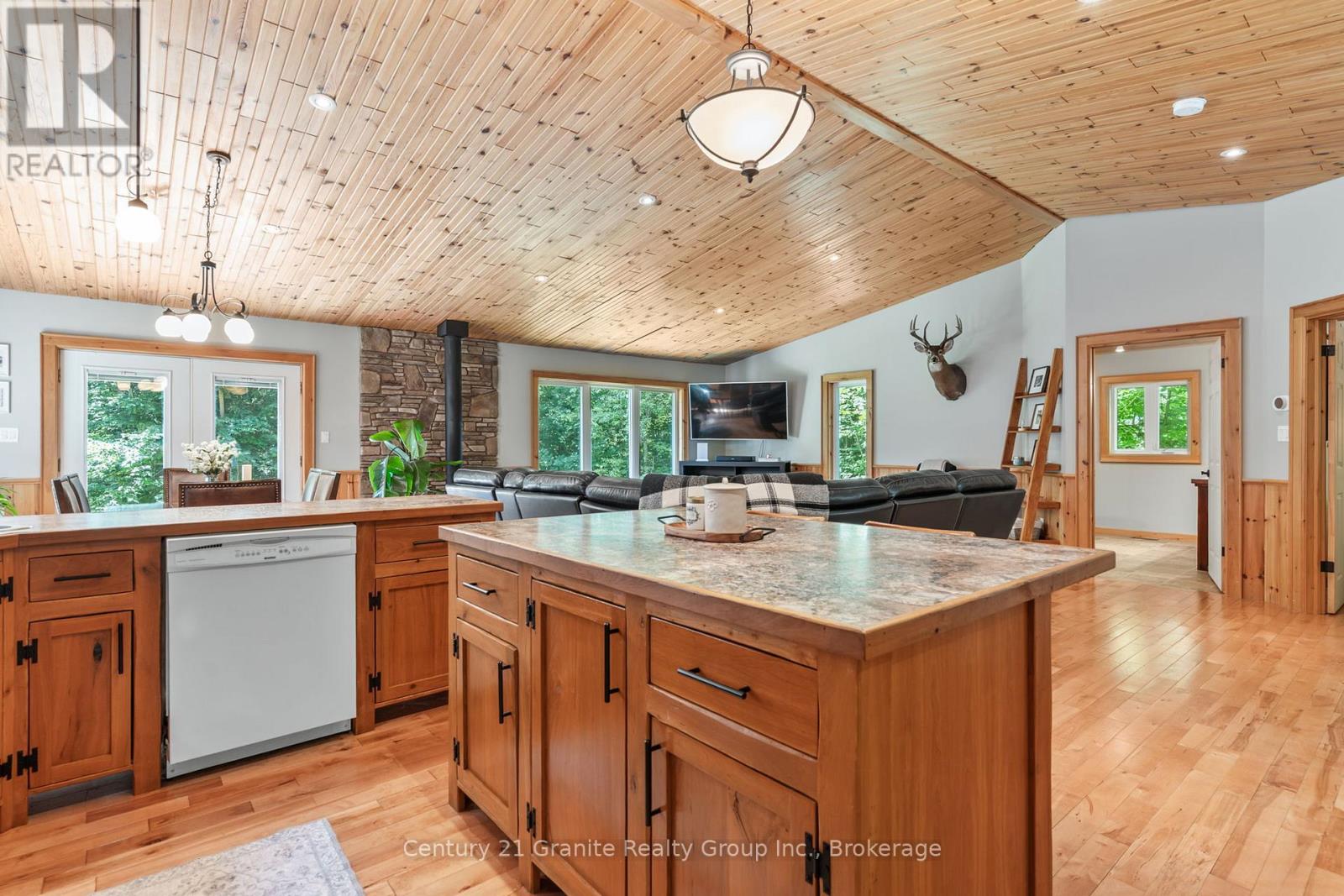 1012 Redner Road, Algonquin Highlands, Ontario  K0M 1S0 - Photo 8 - X12439439