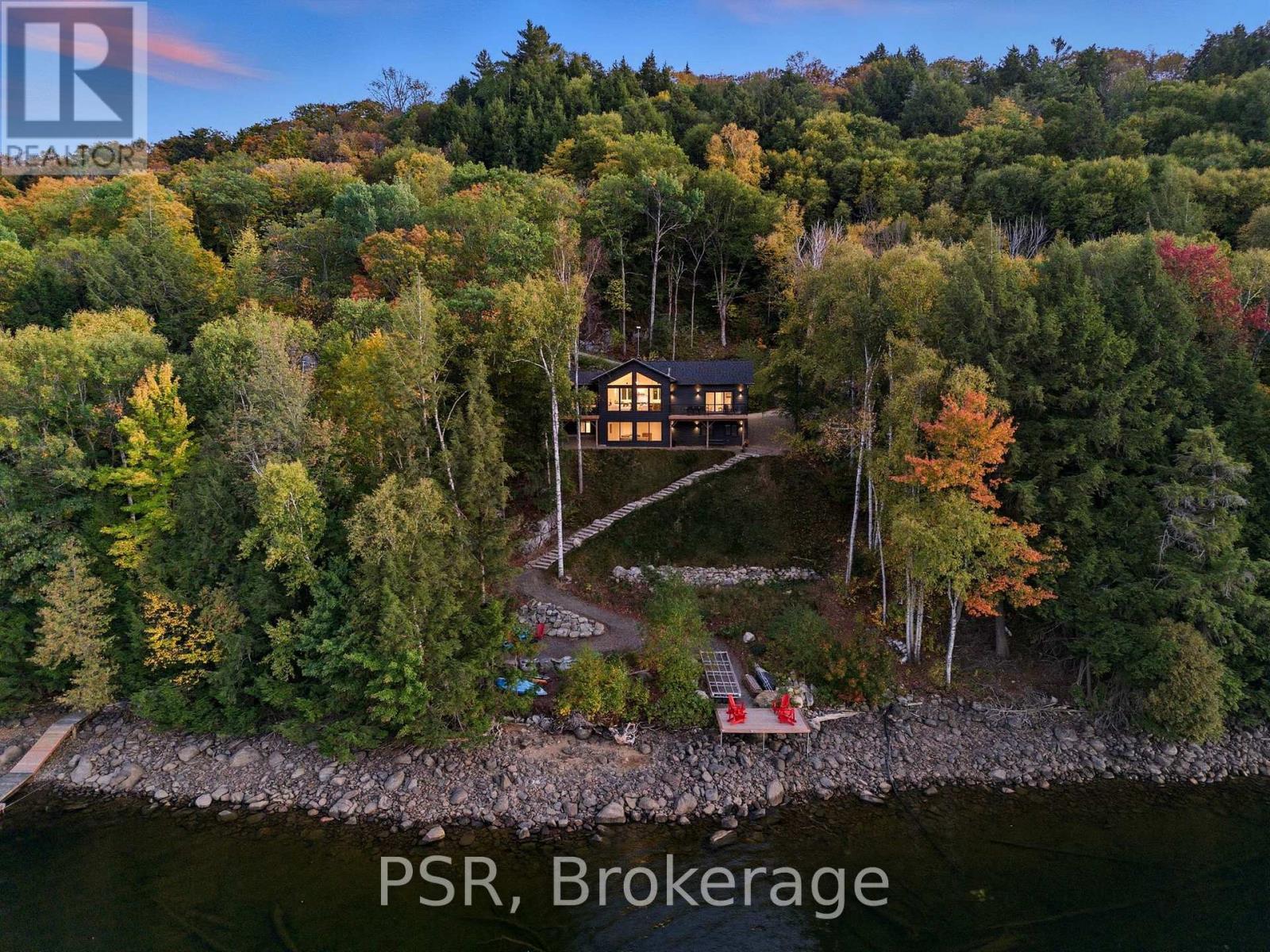 1399 Baybreeze Lane, Dysart Et Al, Ontario  K0M 1S0 - Photo 1 - X12439537