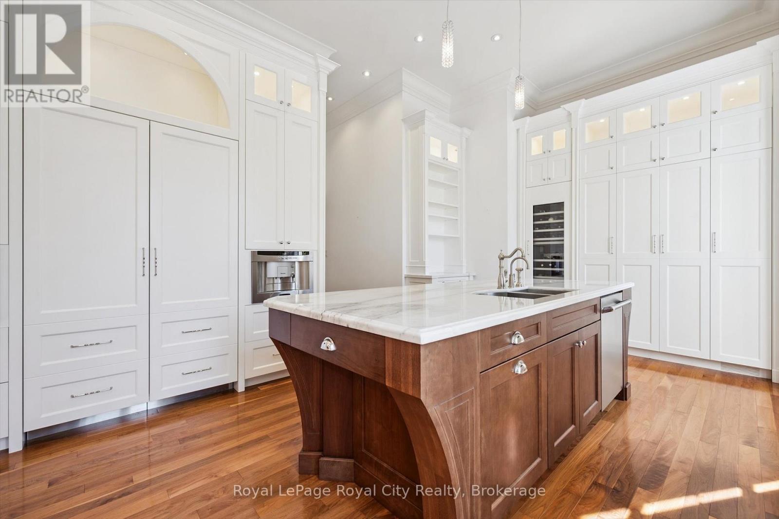 15 - 25 Manor Park Crescent, Guelph, Ontario  N1G 1A2 - Photo 4 - X12440320