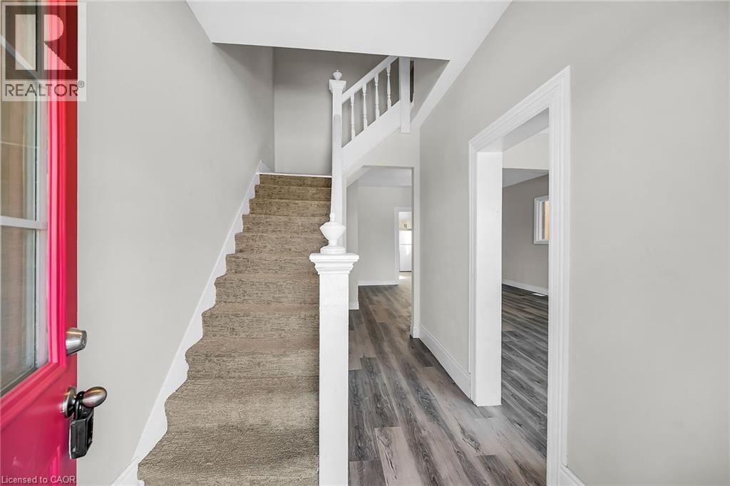 138 Sanford Avenue N, Hamilton, Ontario  L8L 5Z5 - Photo 2 - 40775706