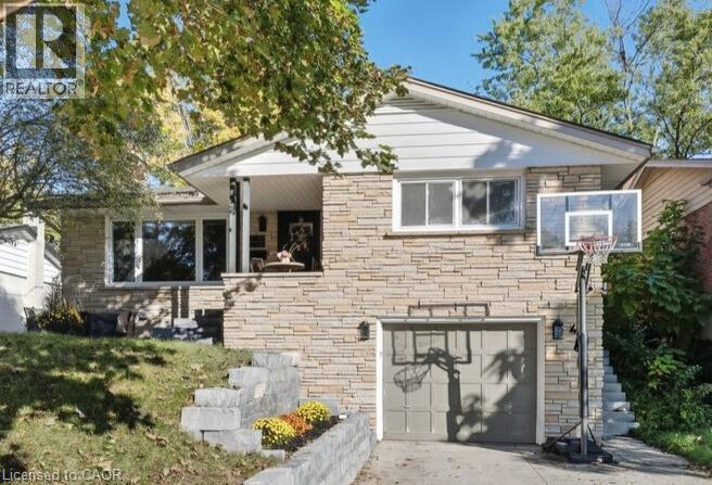 40 RENNIE Drive, Kitchener, Ontario
