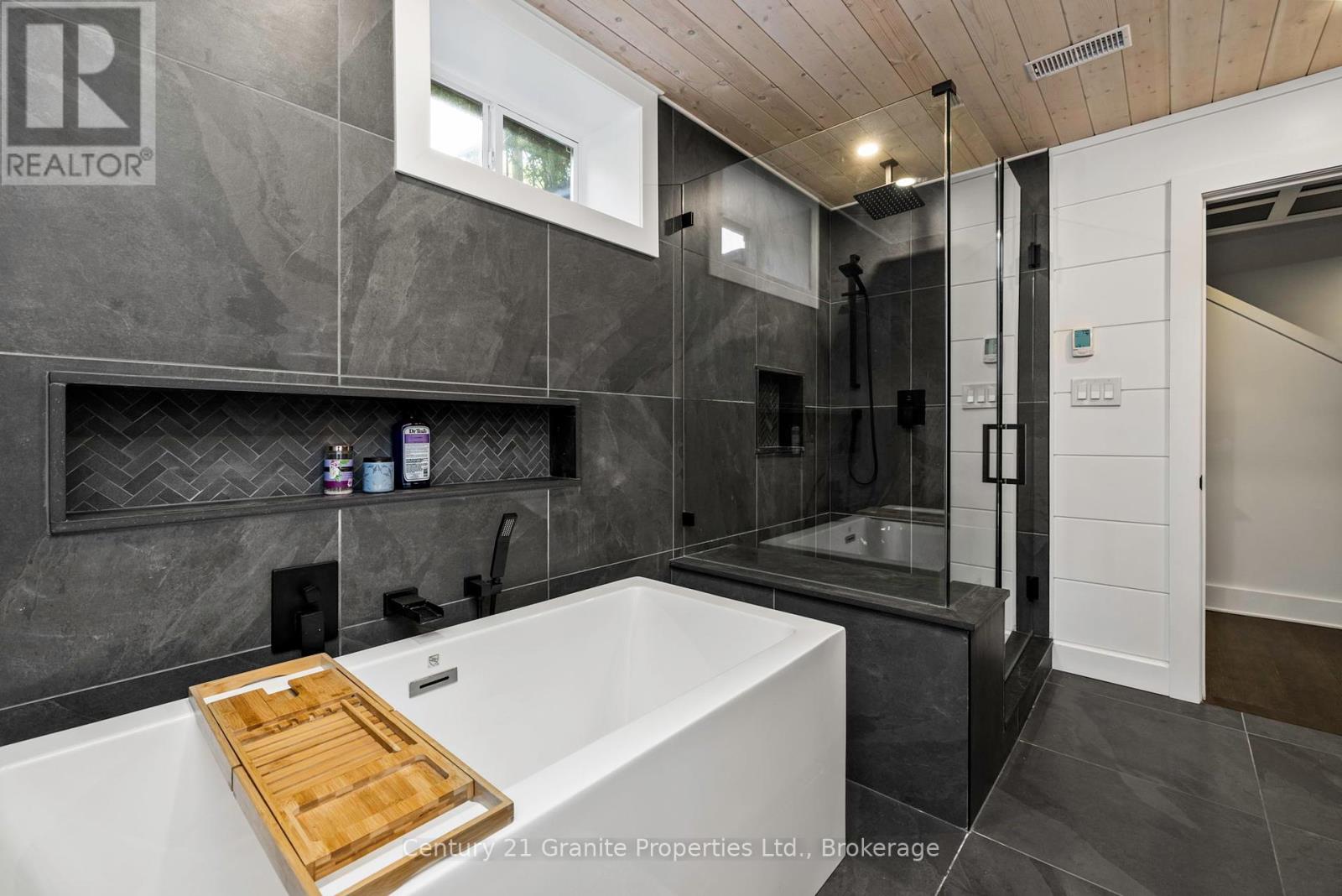4 & 8 Bartlett Drive, Seguin, Ontario  P2A 2W8 - Photo 40 - X12440937
