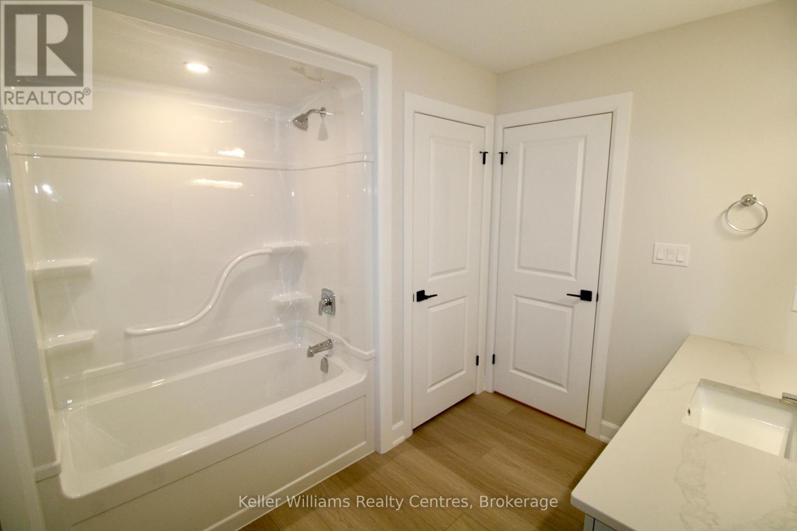 844 22nd Avenue A, Hanover, Ontario  N4N 0C6 - Photo 9 - X12441095