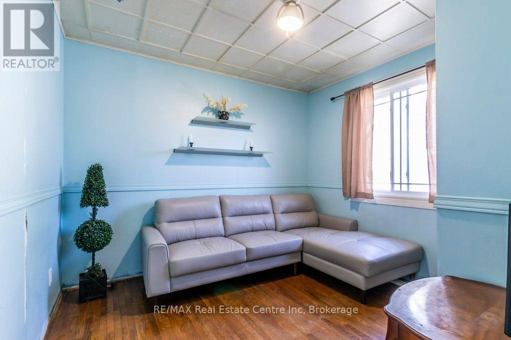 11 Riverview Drive, Guelph, Ontario  N1E 3R6 - Photo 14 - X12441367
