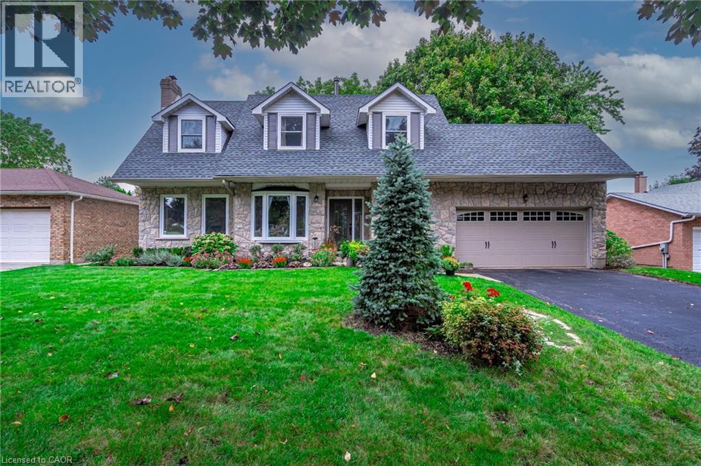 15 BLUE FOREST Drive, Grimsby, Ontario