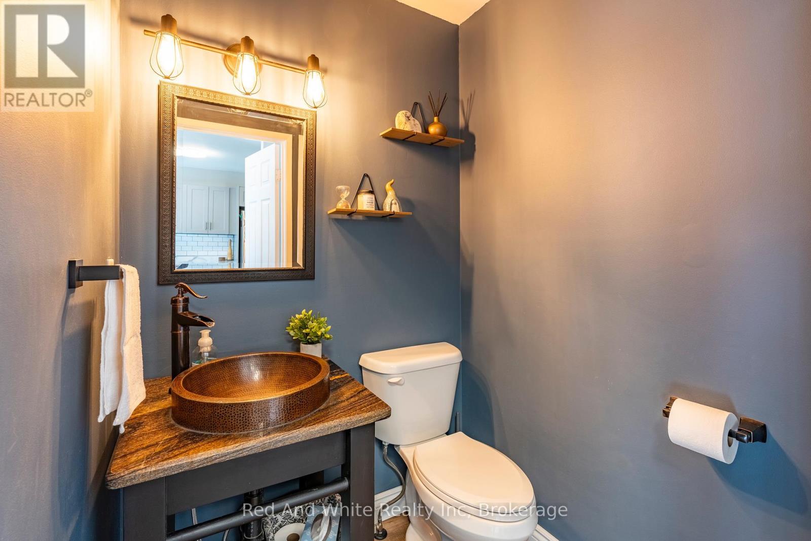 3 - 255 Northlake Drive, Waterloo, Ontario  N2V 1Z2 - Photo 10 - X12442100