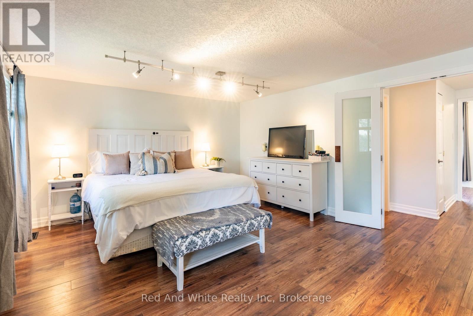 3 - 255 Northlake Drive, Waterloo, Ontario  N2V 1Z2 - Photo 17 - X12442100