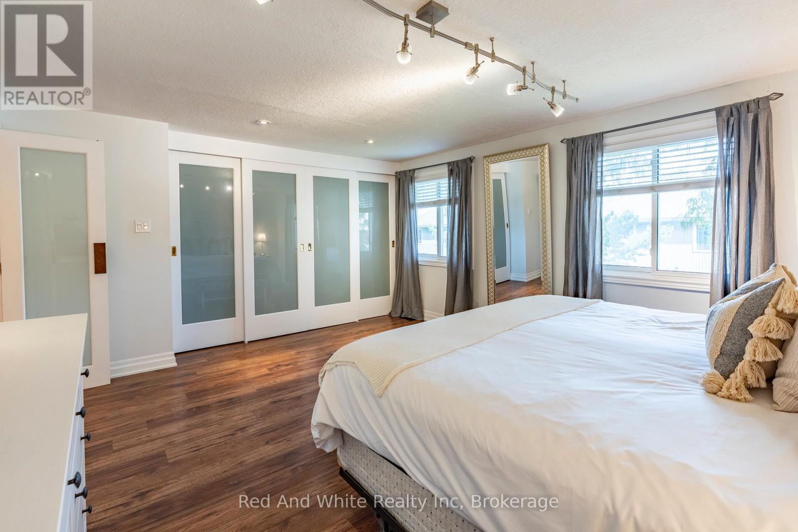 3 - 255 Northlake Drive, Waterloo, Ontario  N2V 1Z2 - Photo 18 - X12442100