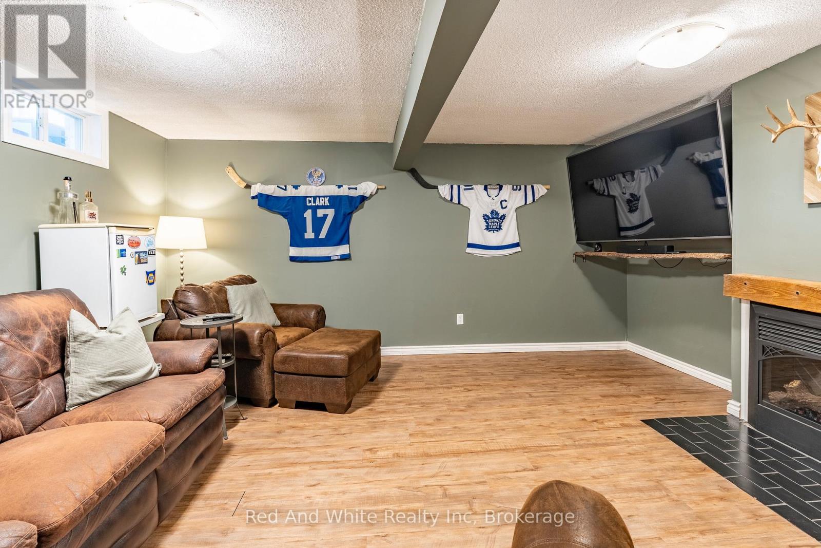 3 - 255 Northlake Drive, Waterloo, Ontario  N2V 1Z2 - Photo 20 - X12442100