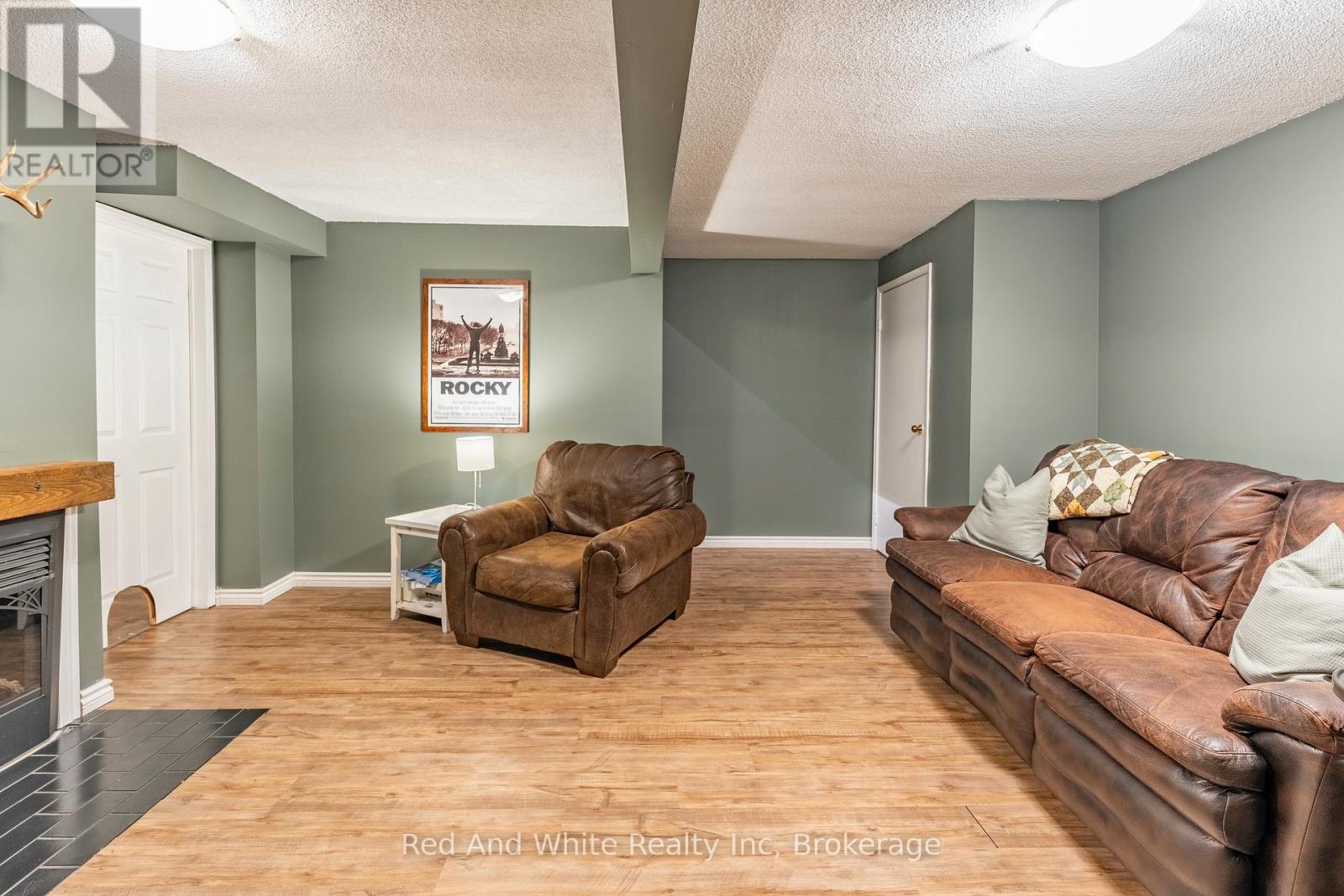 3 - 255 Northlake Drive, Waterloo, Ontario  N2V 1Z2 - Photo 23 - X12442100