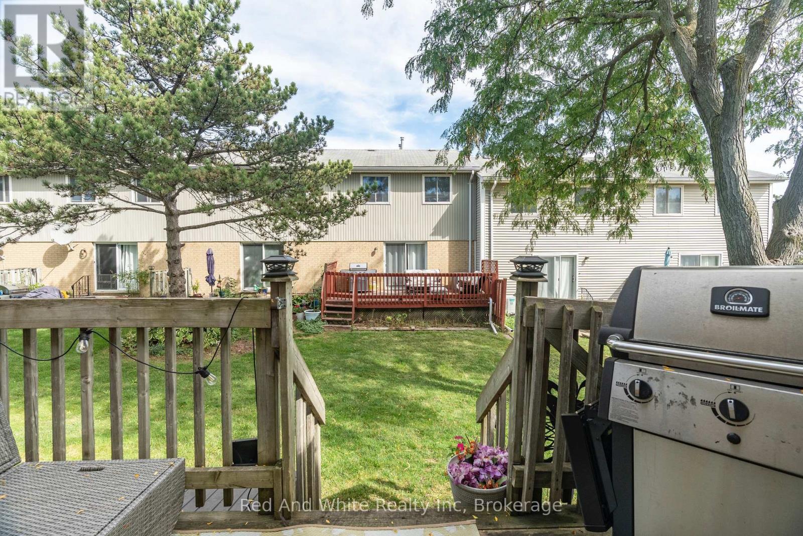 3 - 255 Northlake Drive, Waterloo, Ontario  N2V 1Z2 - Photo 25 - X12442100