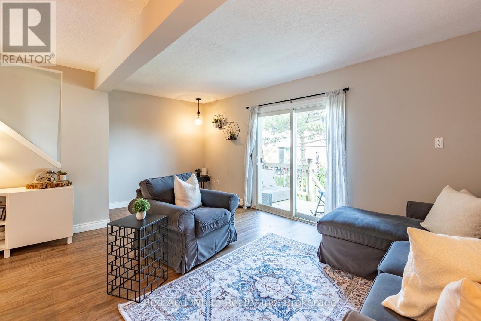 3 - 255 Northlake Drive, Waterloo, Ontario  N2V 1Z2 - Photo 6 - X12442100