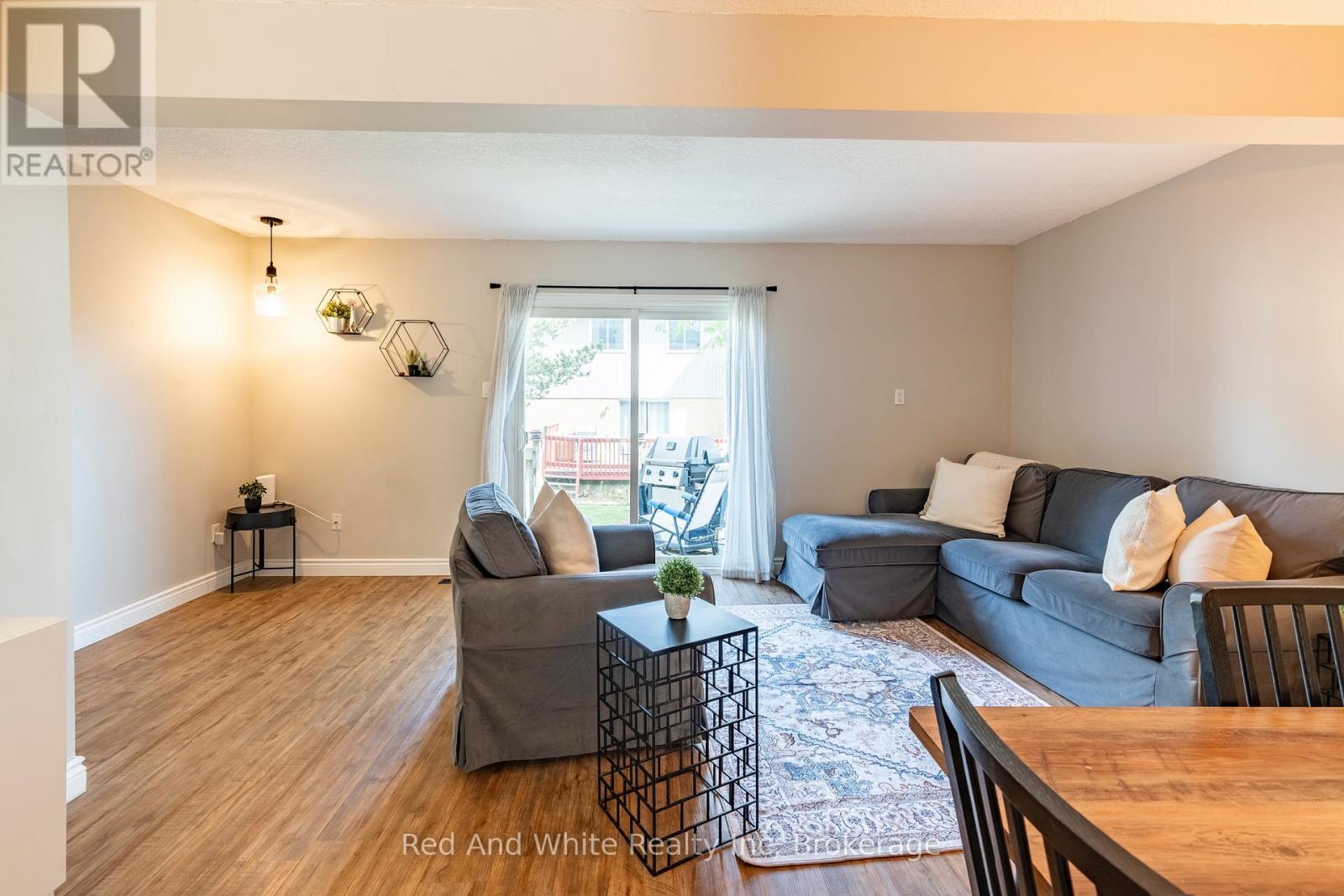 3 - 255 Northlake Drive, Waterloo, Ontario  N2V 1Z2 - Photo 9 - X12442100