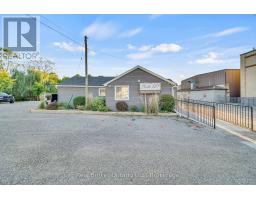 1302 SWAN STREET, North Dumfries, Ontario