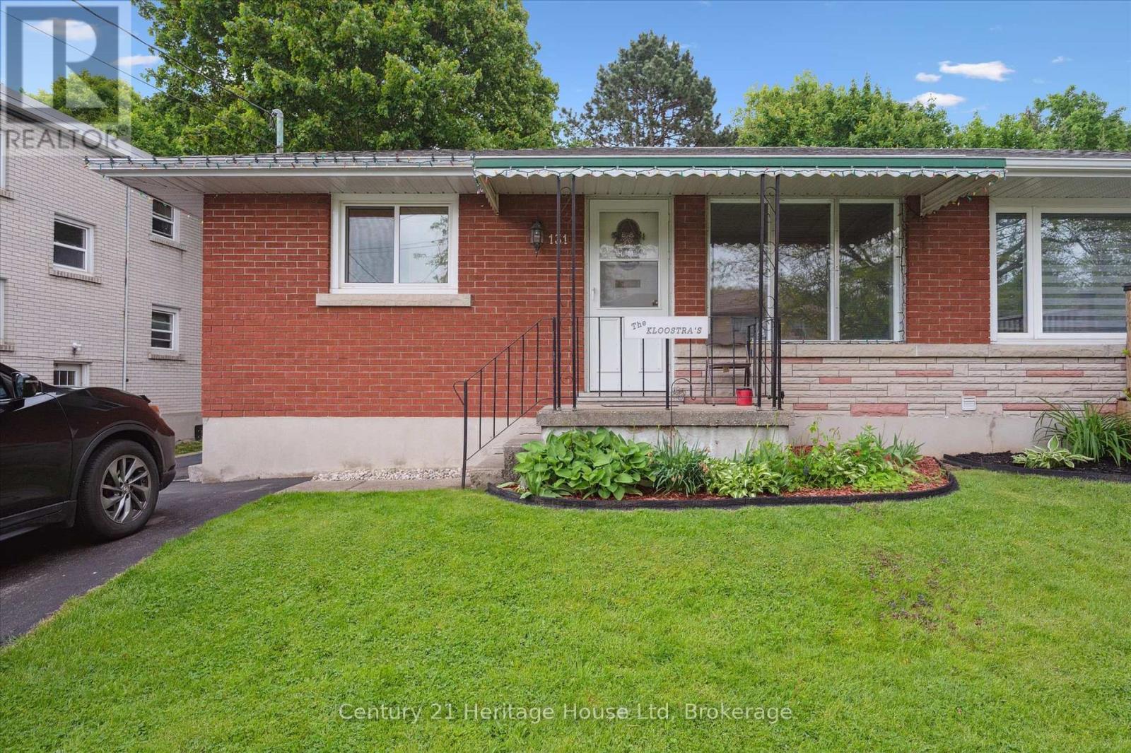 131 WAVERLEY DRIVE, Guelph, Ontario