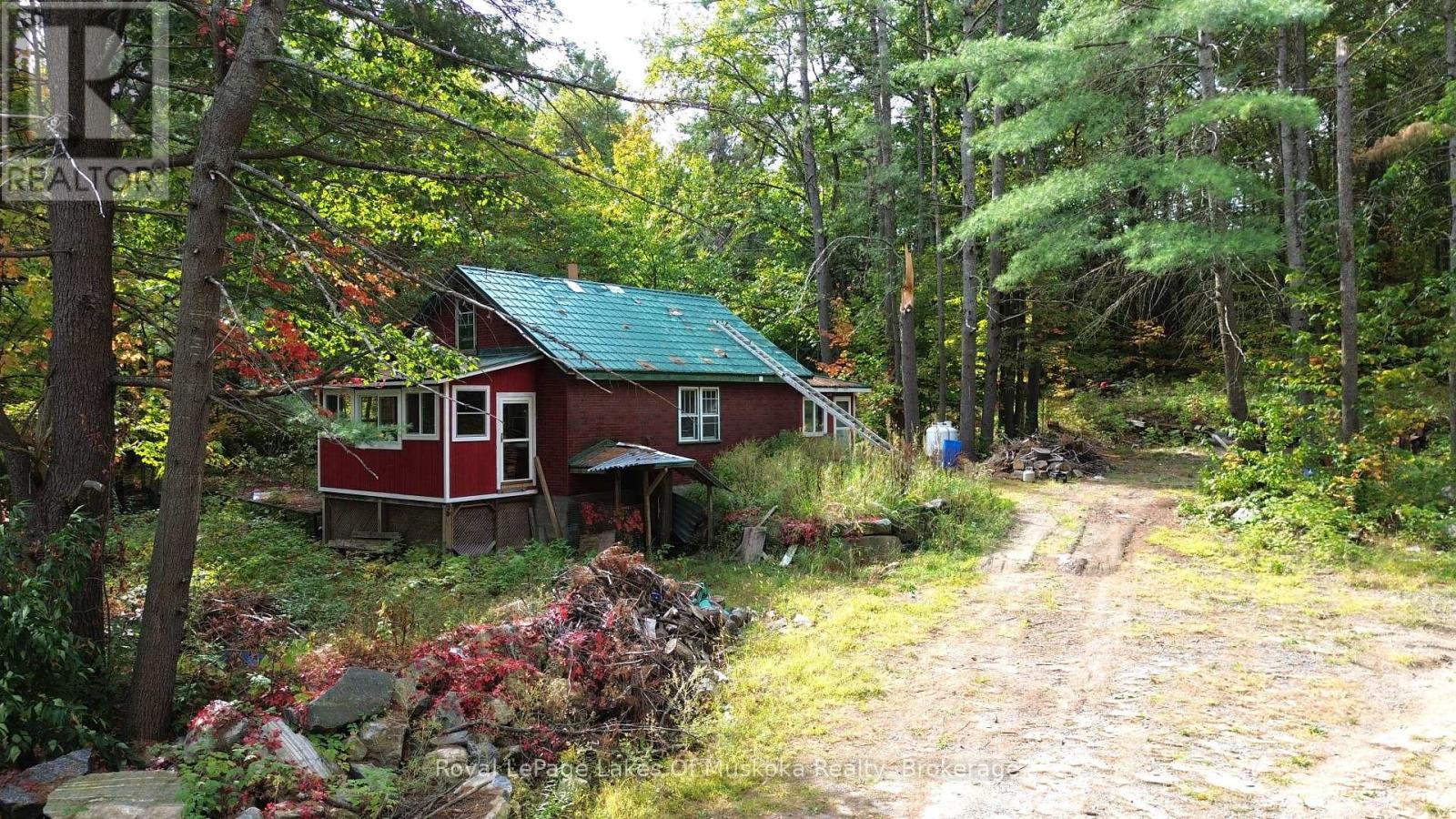 1011 WEST BLACK LAKE ROAD, Muskoka Lakes, Ontario