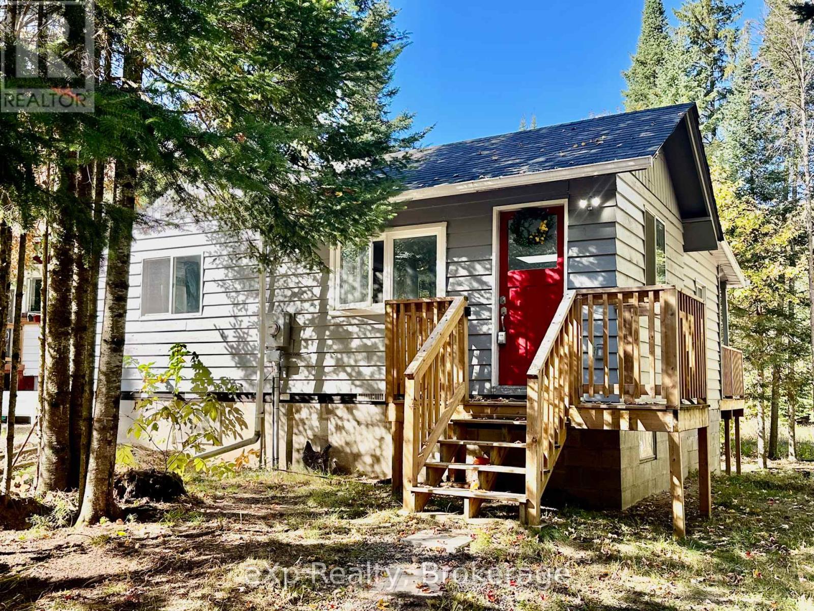 61 ROBERT ROAD W, Huntsville, Ontario