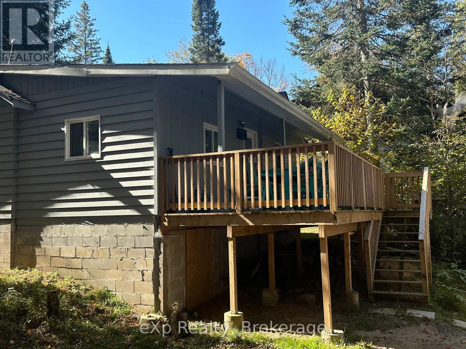 61 Robert Road W, Huntsville, Ontario  P1H 1L4 - Photo 7 - X12443364