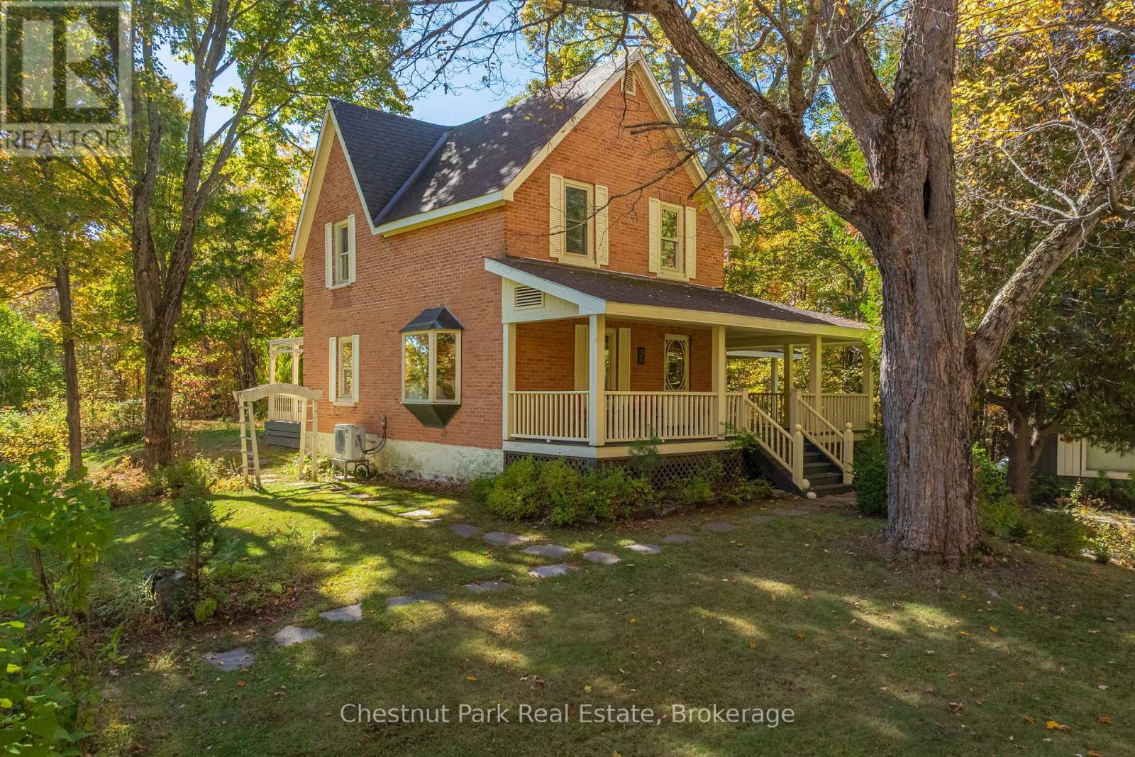 2360 60 Highway, Lake Of Bays, Ontario  P1H 2E5 - Photo 1 - X12443768