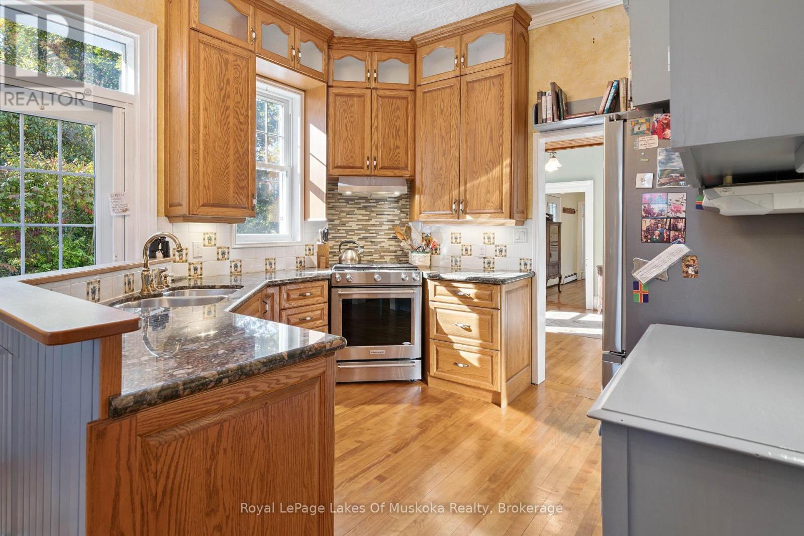 86 Quebec Street, Bracebridge, Ontario  P1L 2A4 - Photo 10 - X12444331