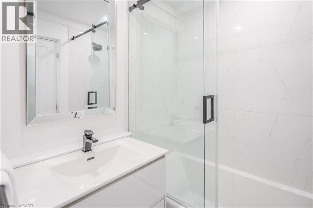 1323 Hidden Valley Road, Burlington, Ontario  L7R 3X5 - Photo 17 - 40776382