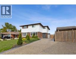 122 MOOREGATE Crescent, Kitchener, Ontario