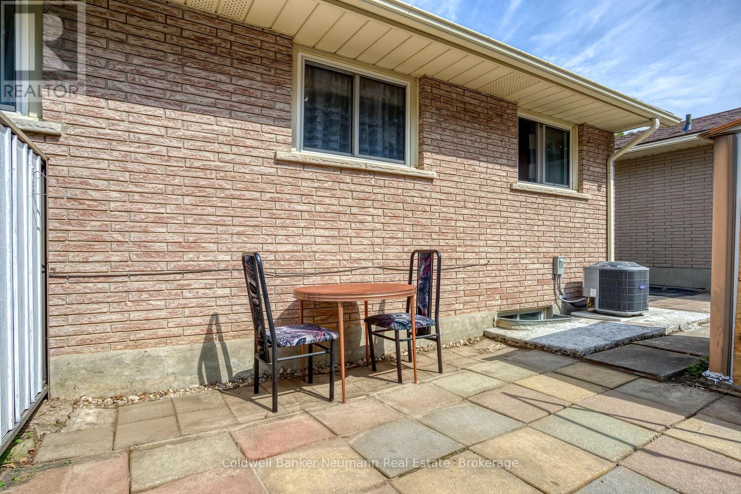 169 Country Club Drive, Guelph, Ontario  N1E 3K8 - Photo 30 - X12444950