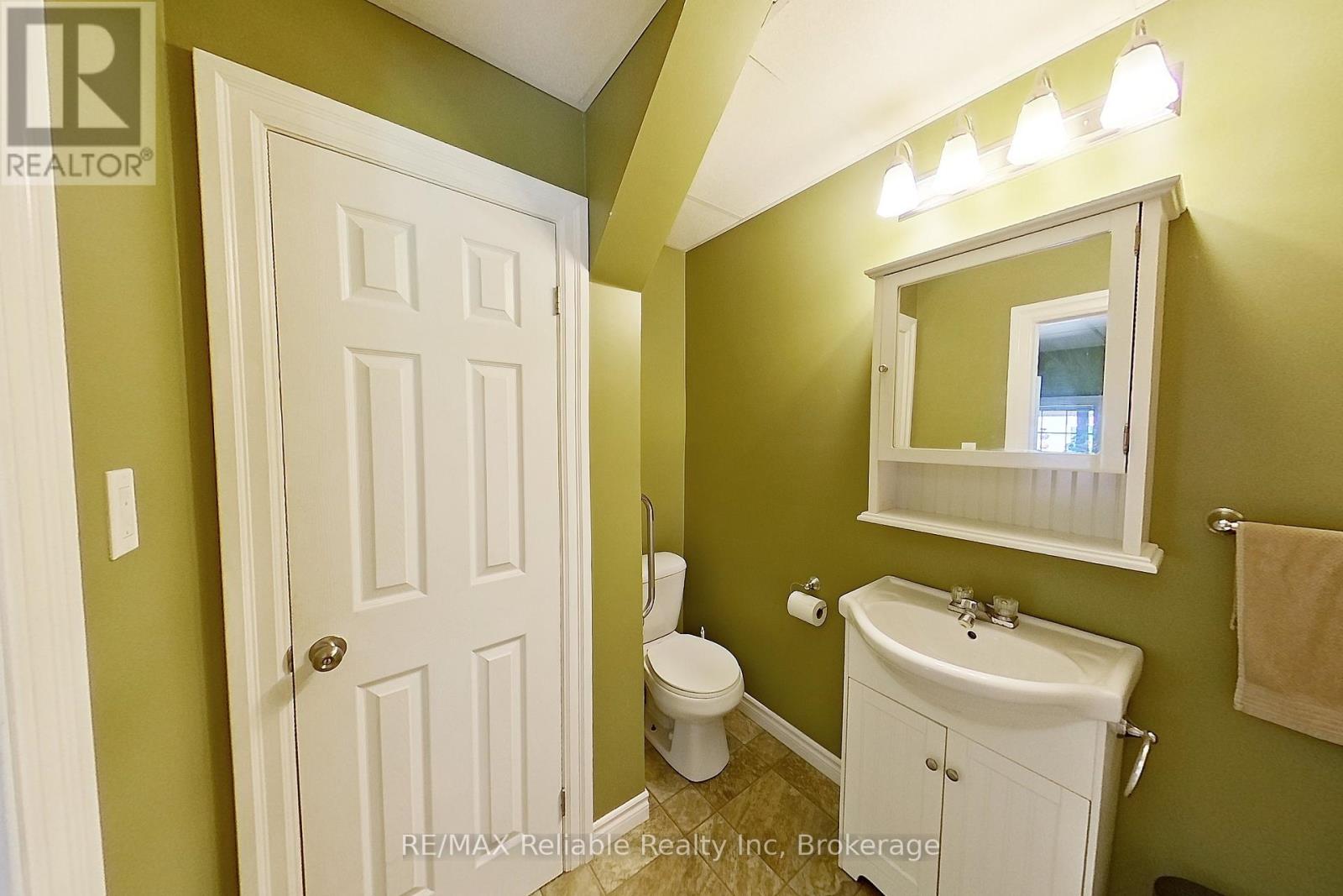 91 King Street, Bluewater, Ontario  N0M 1X0 - Photo 15 - X12445371