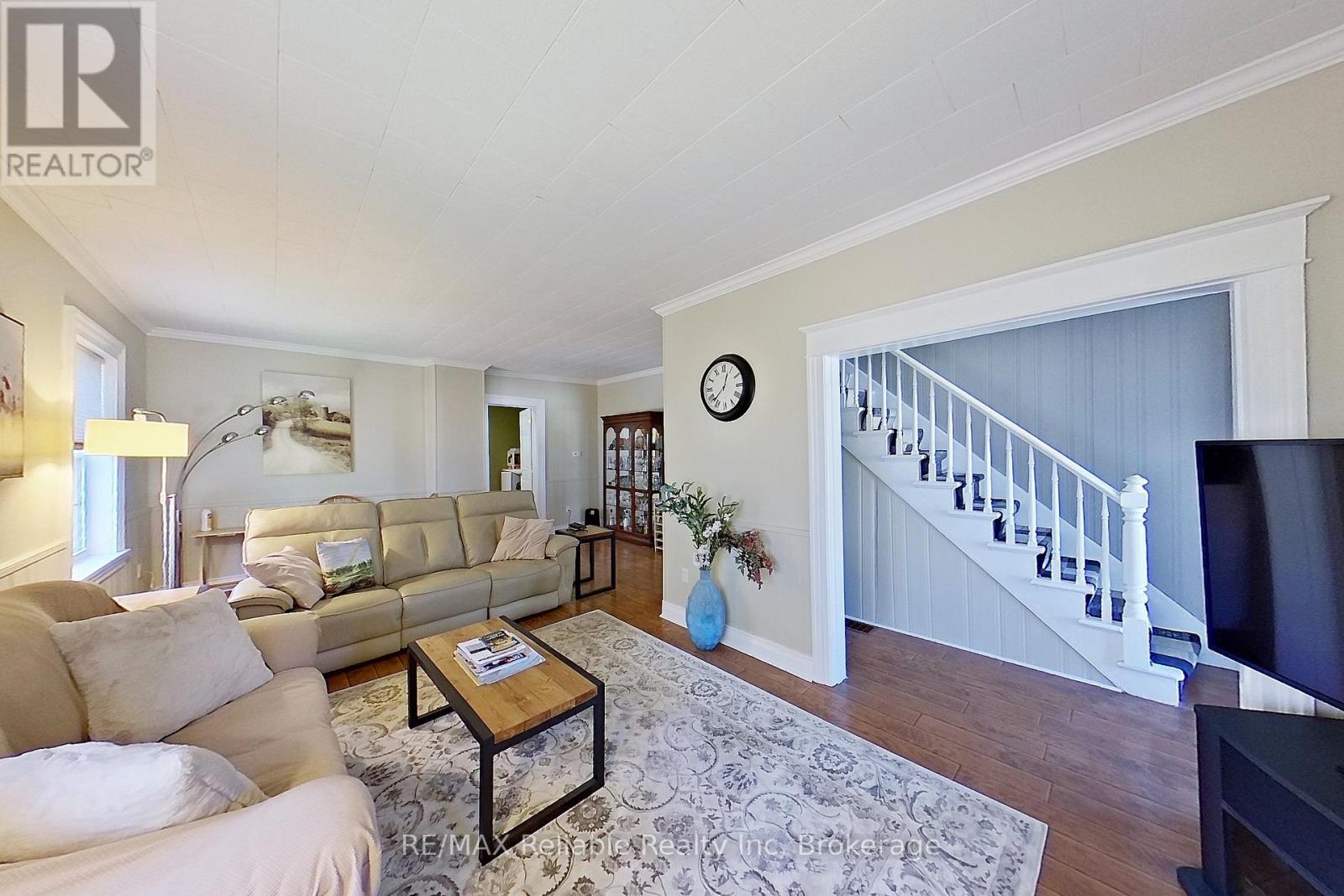 91 King Street, Bluewater, Ontario  N0M 1X0 - Photo 21 - X12445371