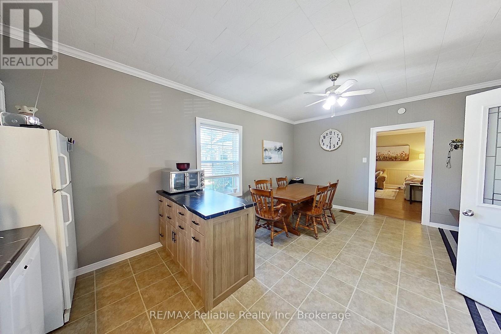 91 King Street, Bluewater, Ontario  N0M 1X0 - Photo 27 - X12445371
