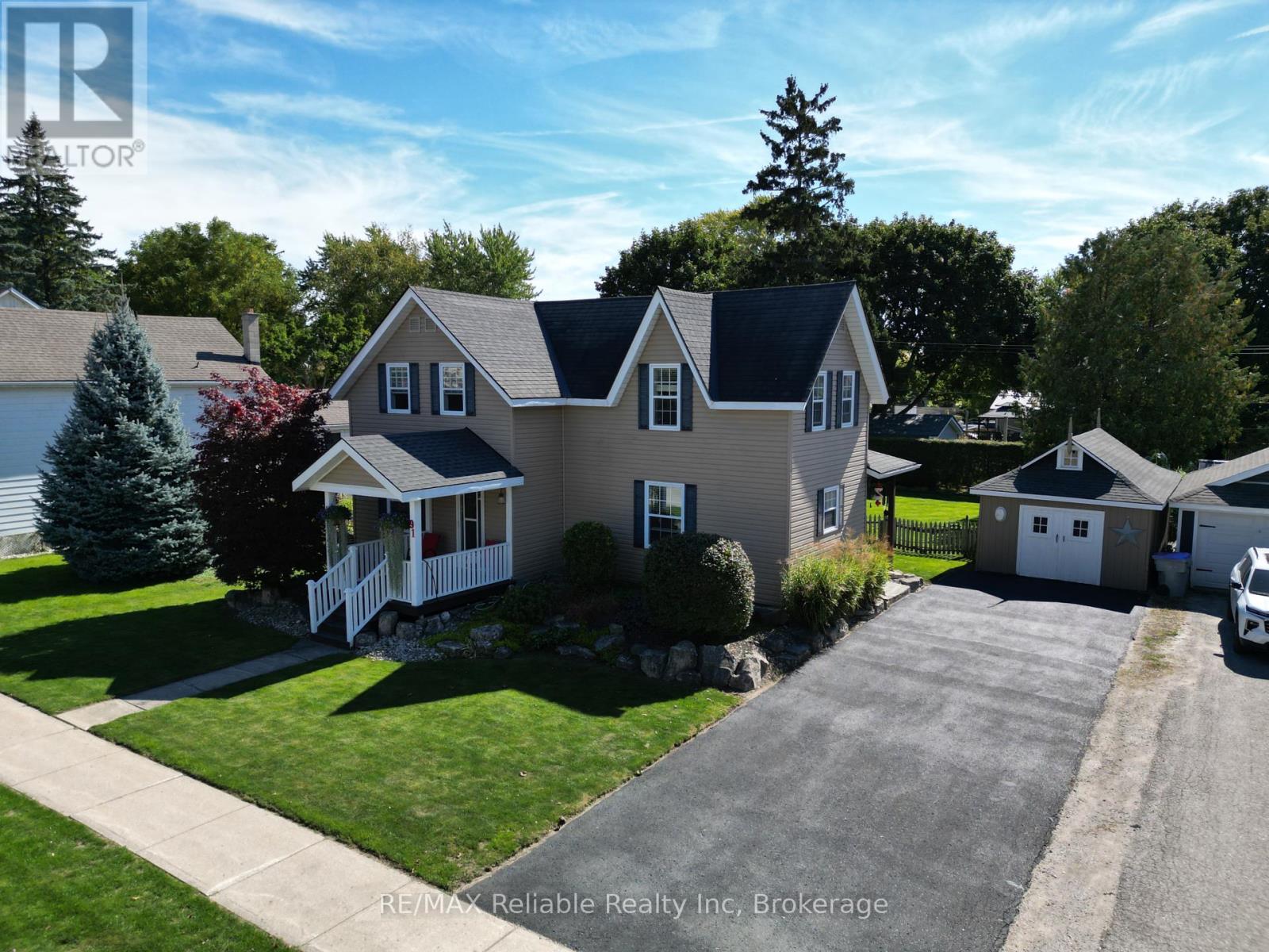91 King Street, Bluewater, Ontario  N0M 1X0 - Photo 3 - X12445371