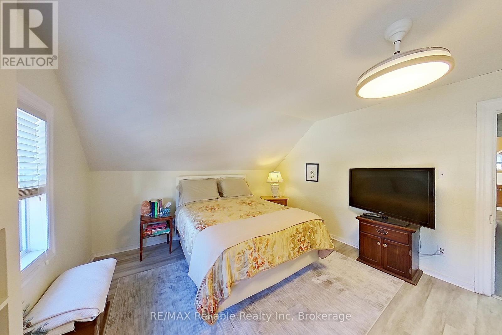91 King Street, Bluewater, Ontario  N0M 1X0 - Photo 35 - X12445371