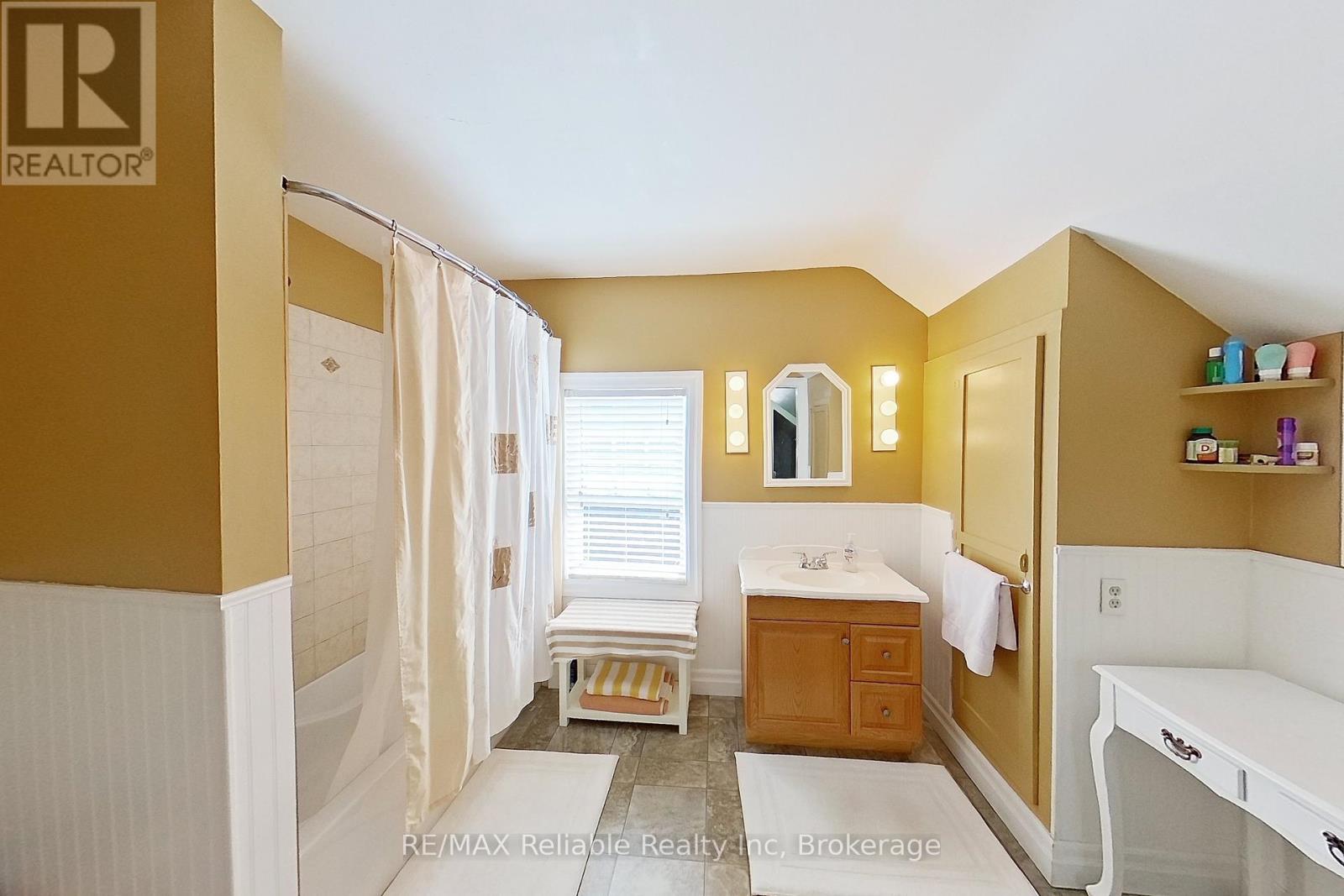 91 King Street, Bluewater, Ontario  N0M 1X0 - Photo 41 - X12445371