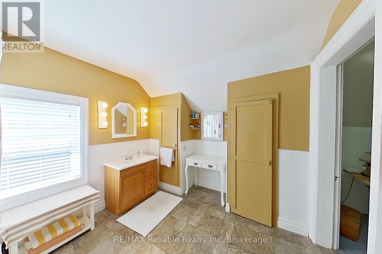 91 King Street, Bluewater, Ontario  N0M 1X0 - Photo 42 - X12445371