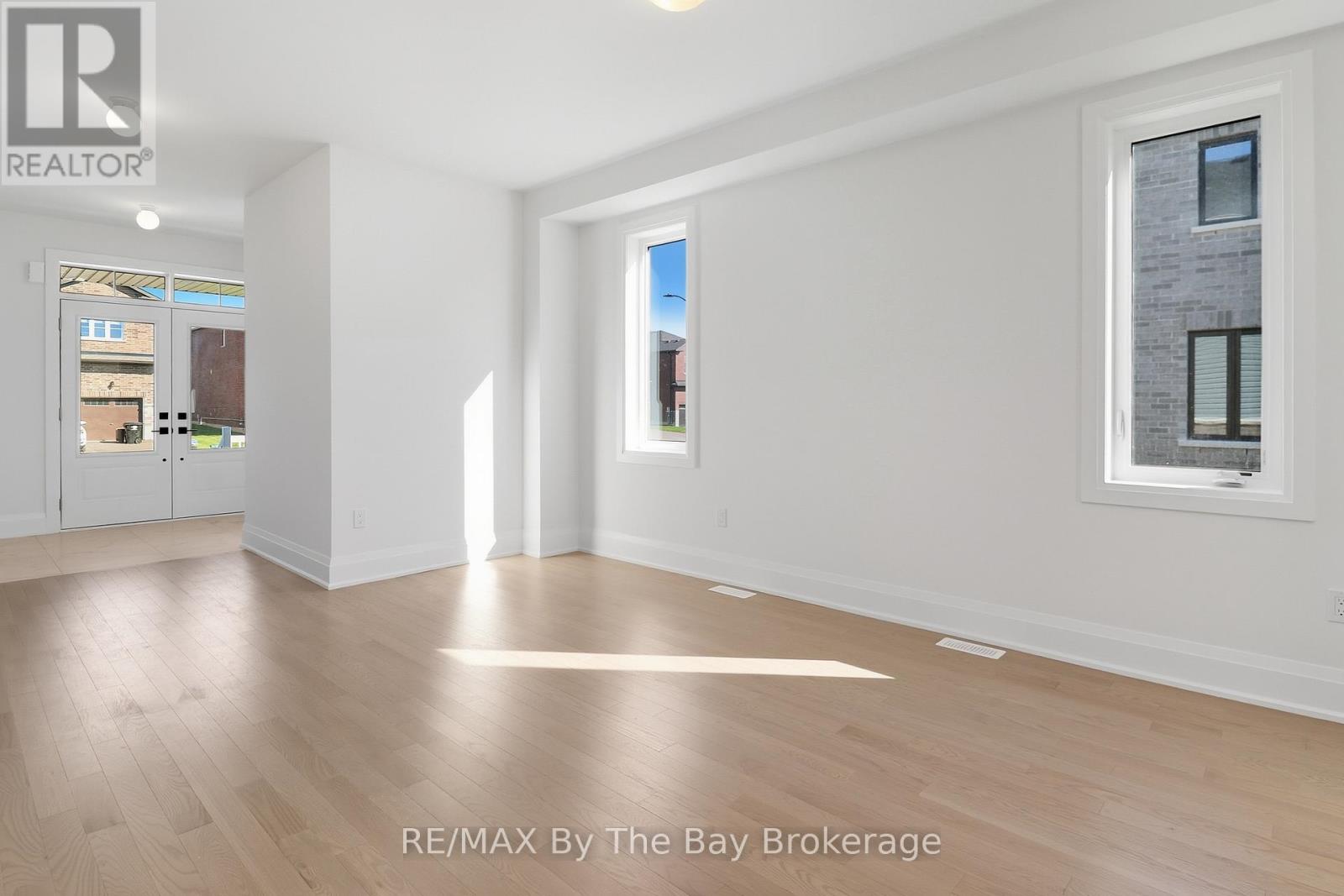 66 Amber Drive, Wasaga Beach, Ontario  L9Z 0R9 - Photo 10 - S12445614